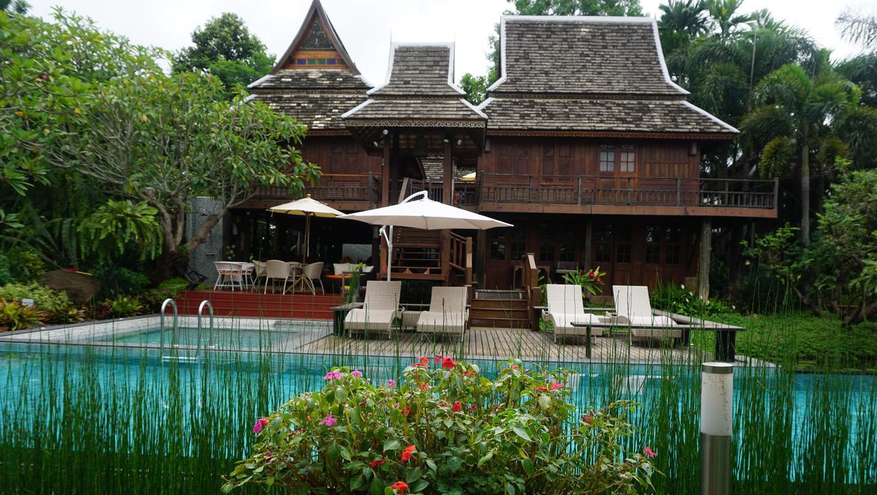 Hôtel Baansuwanburi à Chiang Mai Extérieur photo